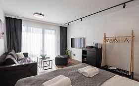 Felicita Deluxe Apartments With Free Parking